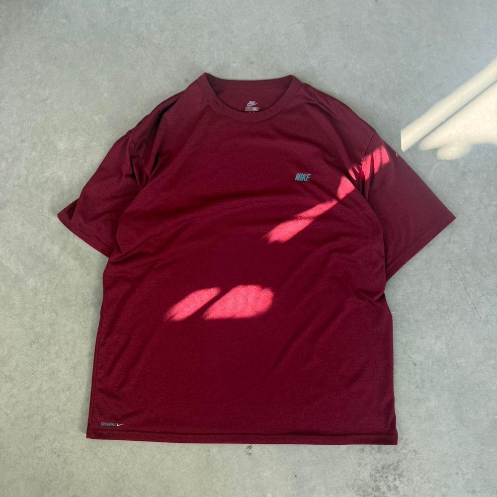 2000s Nike burgundy training tee Size XL
